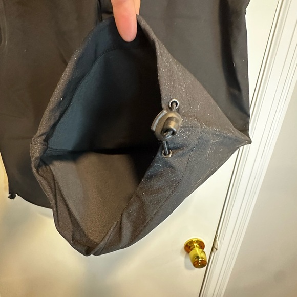 NWOT L.L. Bean Women's Comfort Cycling Capri with Cushioned Inner Short. M Black - Picture 15 of 15